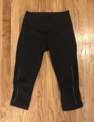 Lululemon 4 Black Crop Leggings‎ Athletic Lounge Yoga thumbnail 1