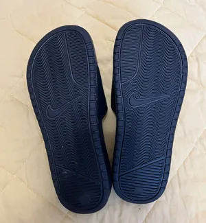 Nike Women’s Slides thumbnail 2