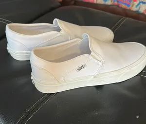 BRAND NEW all white slip on vans thumbnail 1