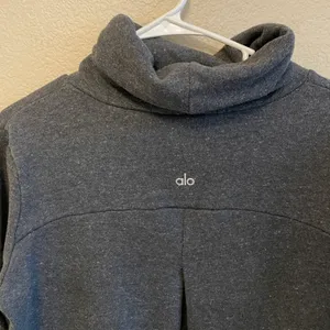Mock Neck Grey Sweater Size M thumbnail 3