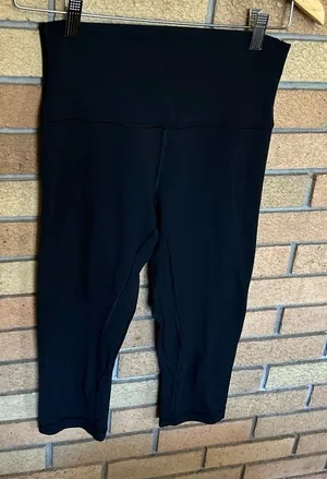 Lululemon Capri Cropped Legging Tight High Rise Black Size 6 thumbnail 1