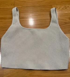 Aritzia Babaton sculpt knit crop top size medium. thumbnail 1