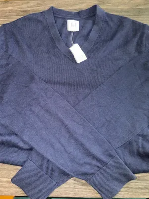 Gap Sweater V-Neck Pullover thumbnail 1