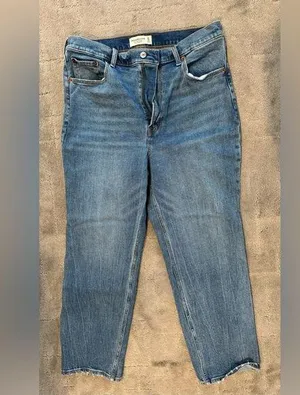 Abercrombie and Fitch Women’s size 31 (10/12) jeans. thumbnail 1