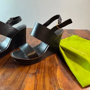 Tory Burch Black Leather Platform Wedge Sandals with Dust Bag Gold Buckle thumbnail 4