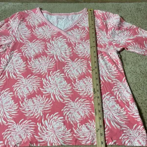 Garnet Hill Cottagecore Large Cotton Pink Floral Chrysanthemum Faux‎ Wrap Top thumbnail 2