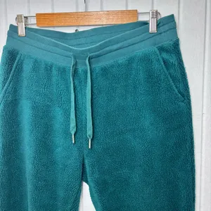 Old Navy Women’s Mid-Rise Vintage Sherpa‎ Sweatpants Teal Size M thumbnail 2