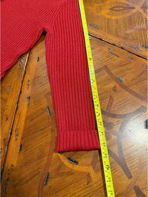 Red Turtleneck Sweater Size M thumbnail 10
