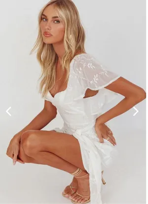 Selfie Leslie | Nwt Xl Aphrodite Molded Bust Angel Sleeve Wrap Dress Embroidered thumbnail 4