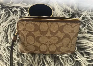NWT Coach Corner Zip Wrislet In Signature Canvas thumbnail 4