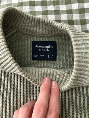 Abercrombie Sweater thumbnail 2