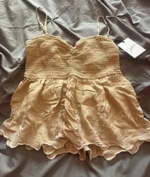 brown floral top Size M thumbnail 1