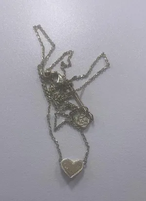 Kendra Scott Gold Heart Necklace thumbnail 1