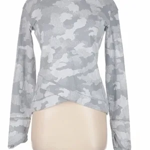 1011. Lululemon close to crossing ls rulu sz 4 nwt thumbnail 1
