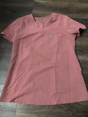 FIGS Scrub Top Women’s One-Pocket thumbnail 1