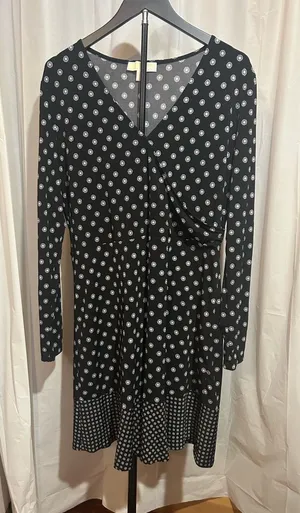 Michael Kors Black Dress with White Daisy Print and Metal Logo Size XL thumbnail 1