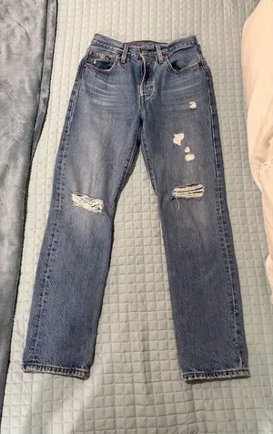 Levi’s Distressed Jeans 501 thumbnail 1