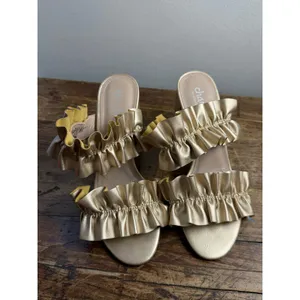 Charles‎ by Charles David Royals gold ruffle block heel slide sandals 7 thumbnail 2