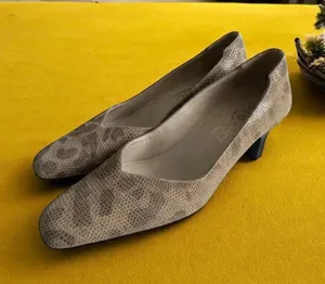 DELMAN Vintage Leather Kitten Heels Size 5.5 thumbnail 1