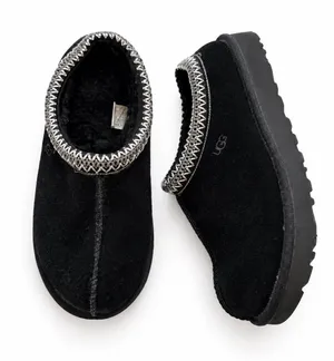 UGG Black Suede Moccasin Slippers Size 8 Silver Braid Cozy Shearling Lined Mules thumbnail 1