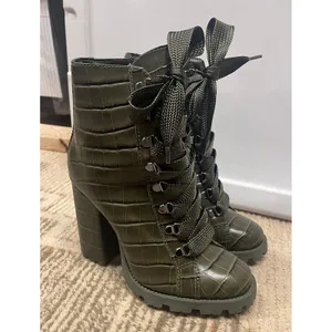Schutz NEW $158 Zhara Green Croc Embossed Leather Lace Up Chunky Booties Sz‎ 8B thumbnail 4