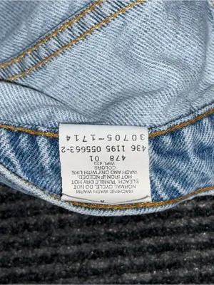 Vintage 90s Levi’s 550 Relaxed Student Fit Denim Shorts Sz 26 (tag 29) Jorts thumbnail 7