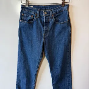 Levi Strauss 501 Original Fit Button‎ Fly Blue Denim Jeans W26 thumbnail 6