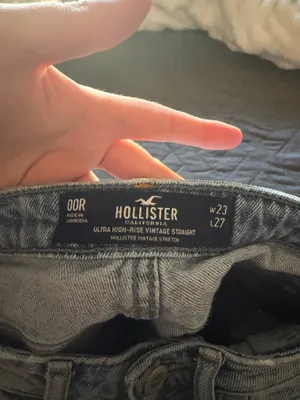 Hollister Straight Leg Jeans Ultra High-Rise thumbnail 3