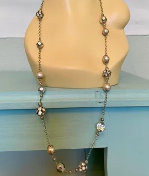 Ann Taylor Adorable statement necklace with pearl and rhinestones! 🤍🤍 thumbnail 1