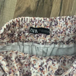ZARA Printed High Waisted Paper Bag Shorts thumbnail 10
