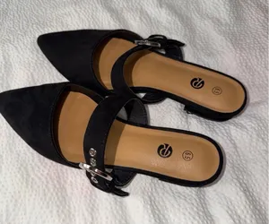 black pointed-toe mules from Rekayla Sz 6.5 thumbnail 1