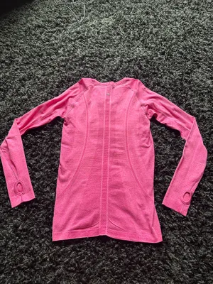 Lululemon Long Sleeve thumbnail 2