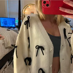 Cardigan with bows! White Size XS thumbnail 2