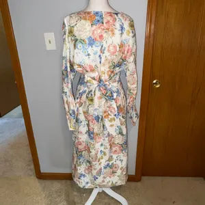 Elliatt Europium Dress‎ White Multi Floral Linen V-Neck Tie Back M $238 MSRP thumbnail 4