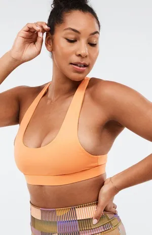 Fabletics Yesi light support sports bra Size 3XL Characteristics Breathable Removable bra cups composition 81% nylon/19% elastane Imported. thumbnail 1