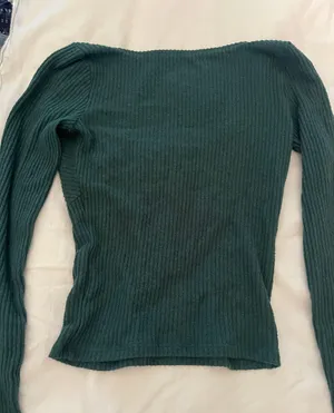 Hollister Long Sleeve thumbnail 2