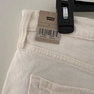 Levi’s 501 Shorts Size‎ 32 NEW thumbnail 4