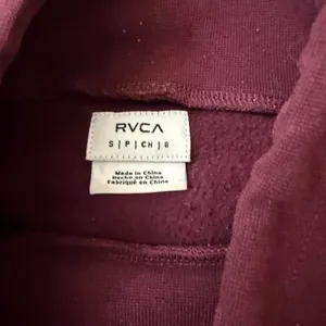 Rvca burgundy crop pullover w thumbnail 3