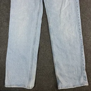 Abercrombie & Fitch The Baggy Low Rise Jeans Light Wash Size 26 2R 29x30 thumbnail 10