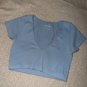 garage crop top thumbnail 4