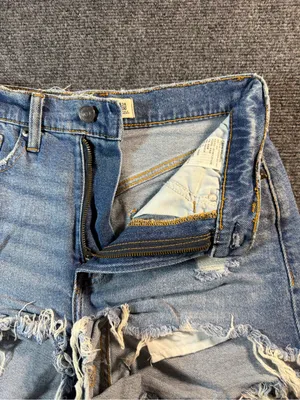 Abercrombie & Fitch Shorts Women's 24 00 Short High Rise Curve Love Distressed thumbnail 3