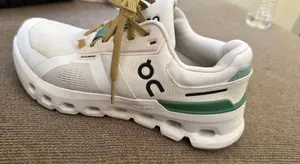 On Cloud Shoes Women’s thumbnail 1