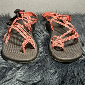 Chacos ZX/2 Vibram Brown Base w/ Red/Woven Printed Straps Sandals Coral Sz 9 thumbnail 5