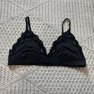 Skims Fits Everybody Lace Triangle Bralette thumbnail 2