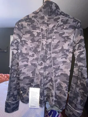 Lululemon Run Briskly Half-Zip thumbnail 2