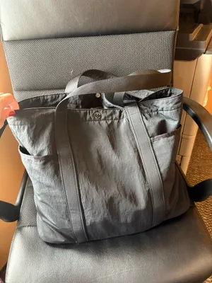 Lululemon Daily Multi-Pocket Tote 20L Bag thumbnail 2