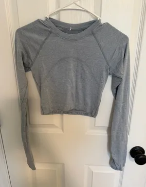 Lululemon cropped top thumbnail 1