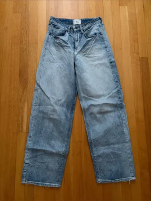BDG Women's Faded Light Blue Tapered Baggy Jeans Size 27 thumbnail 1