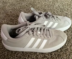 Adidas Sneakers! Size 7. Barley worn thumbnail 1