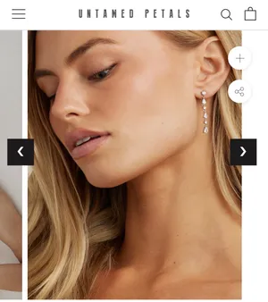 Untamed Petals Gold Earrings thumbnail 2